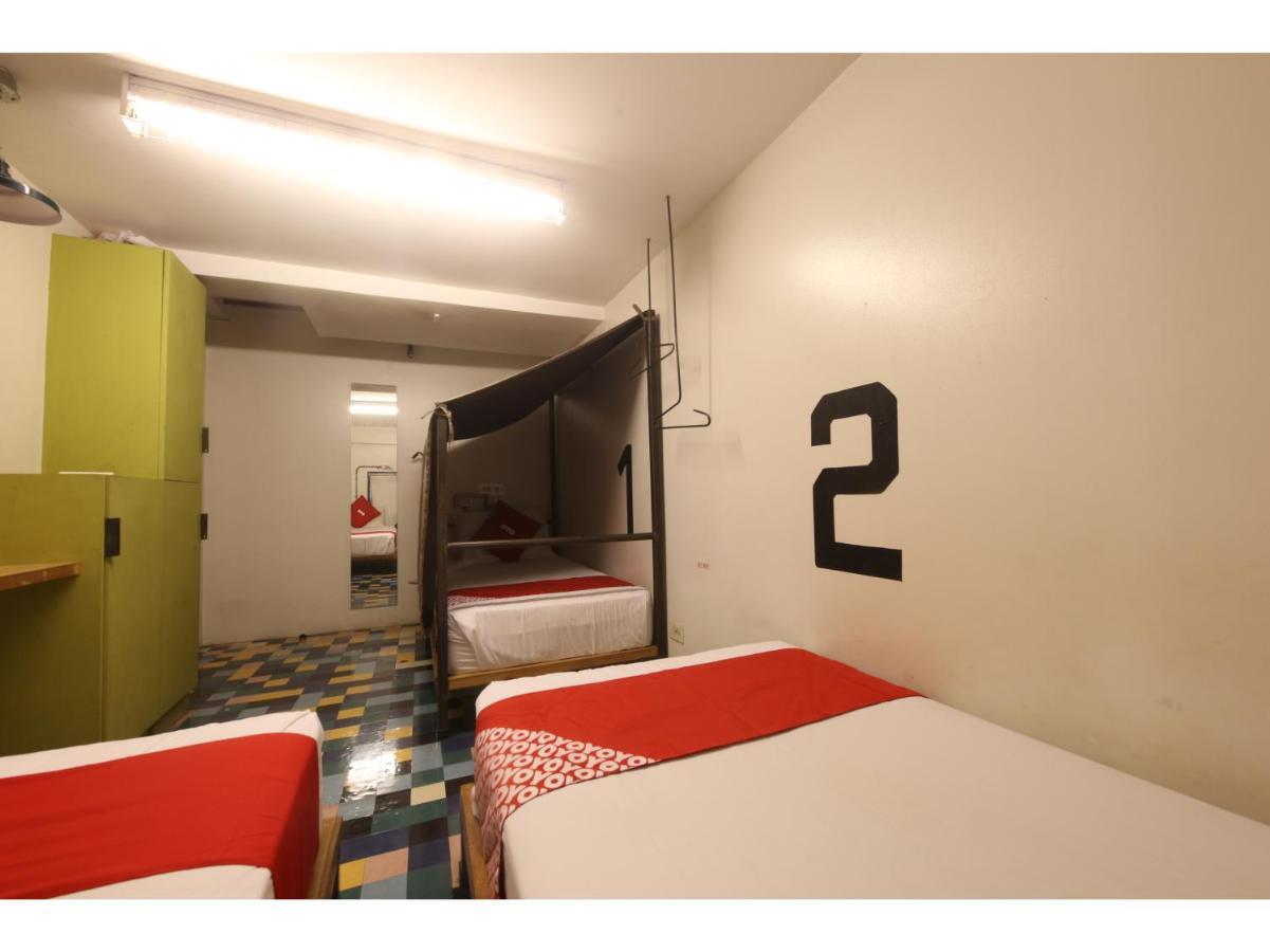 Oyo 866 Junction Hostels มะนิลา ภายนอก รูปภาพ