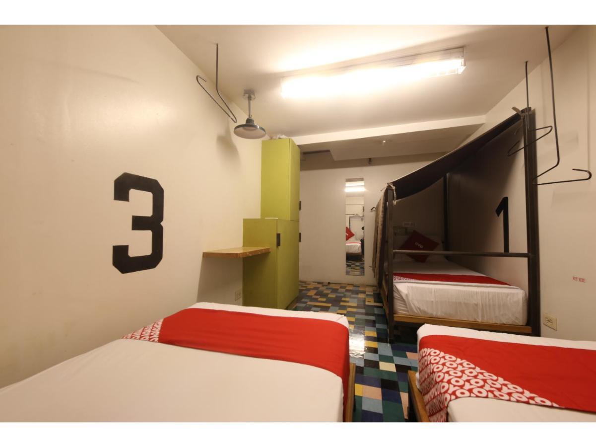 Oyo 866 Junction Hostels มะนิลา ภายนอก รูปภาพ