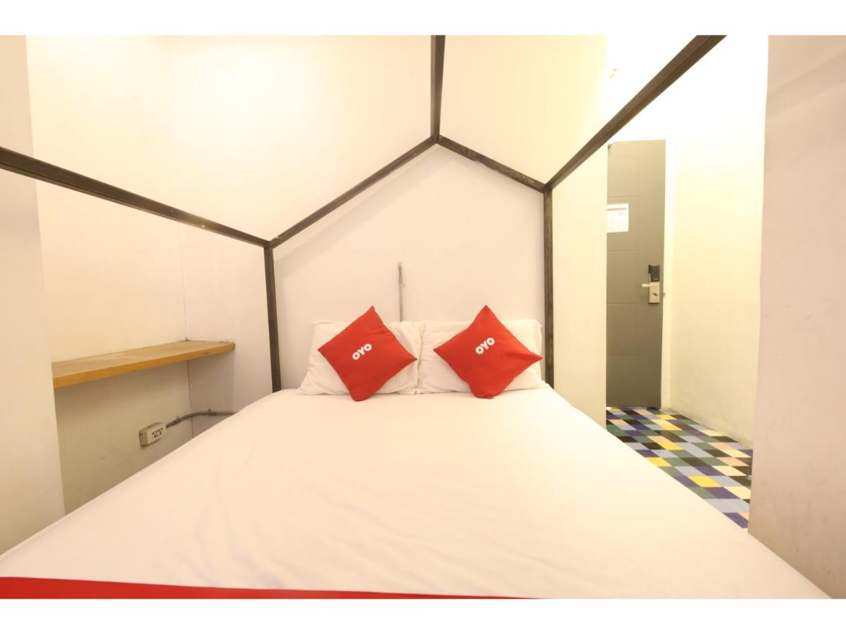 Oyo 866 Junction Hostels มะนิลา ภายนอก รูปภาพ