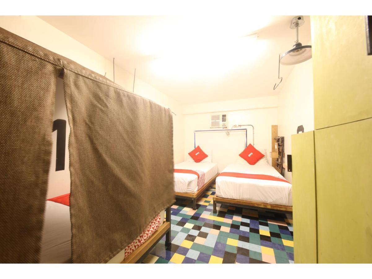 Oyo 866 Junction Hostels มะนิลา ภายนอก รูปภาพ